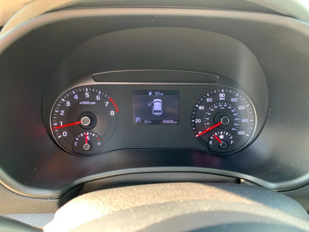 Used 2022 Gray Kia LX image 28