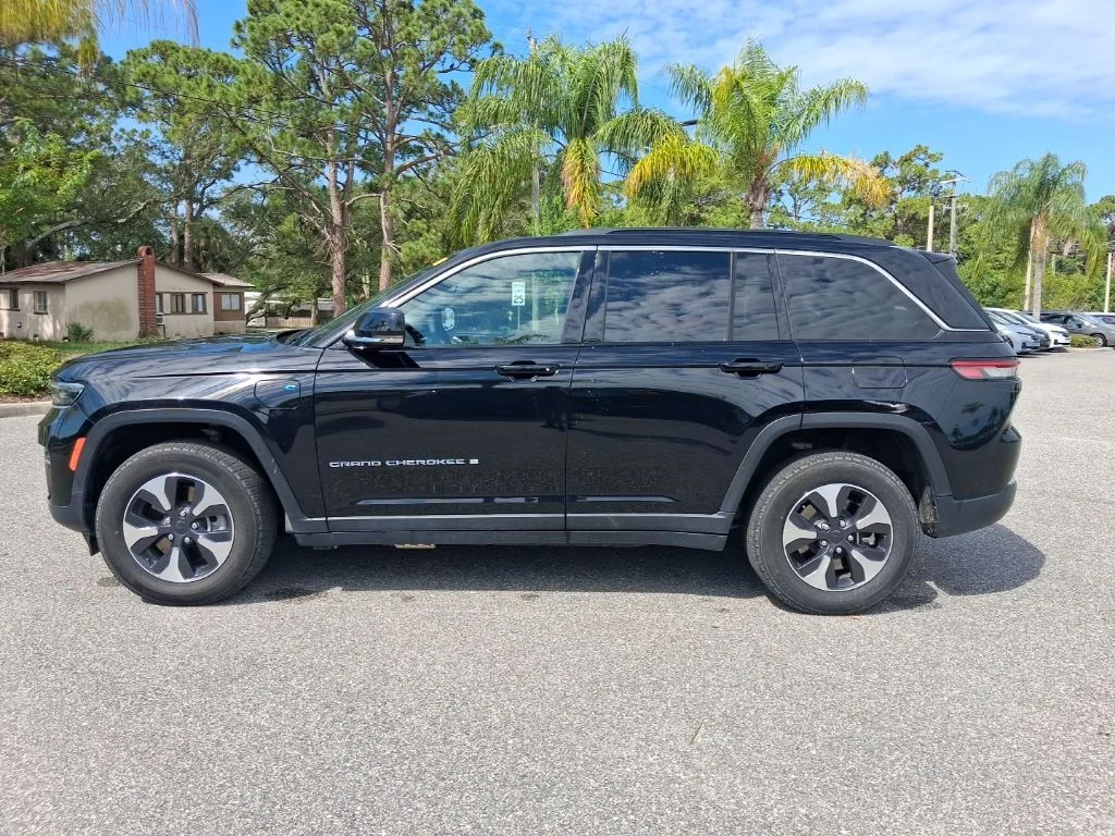 Used 2024 Black Jeep 4xe image 8
