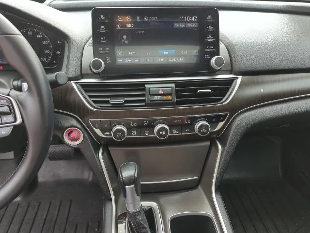 Used 2018  Honda Touring image 9