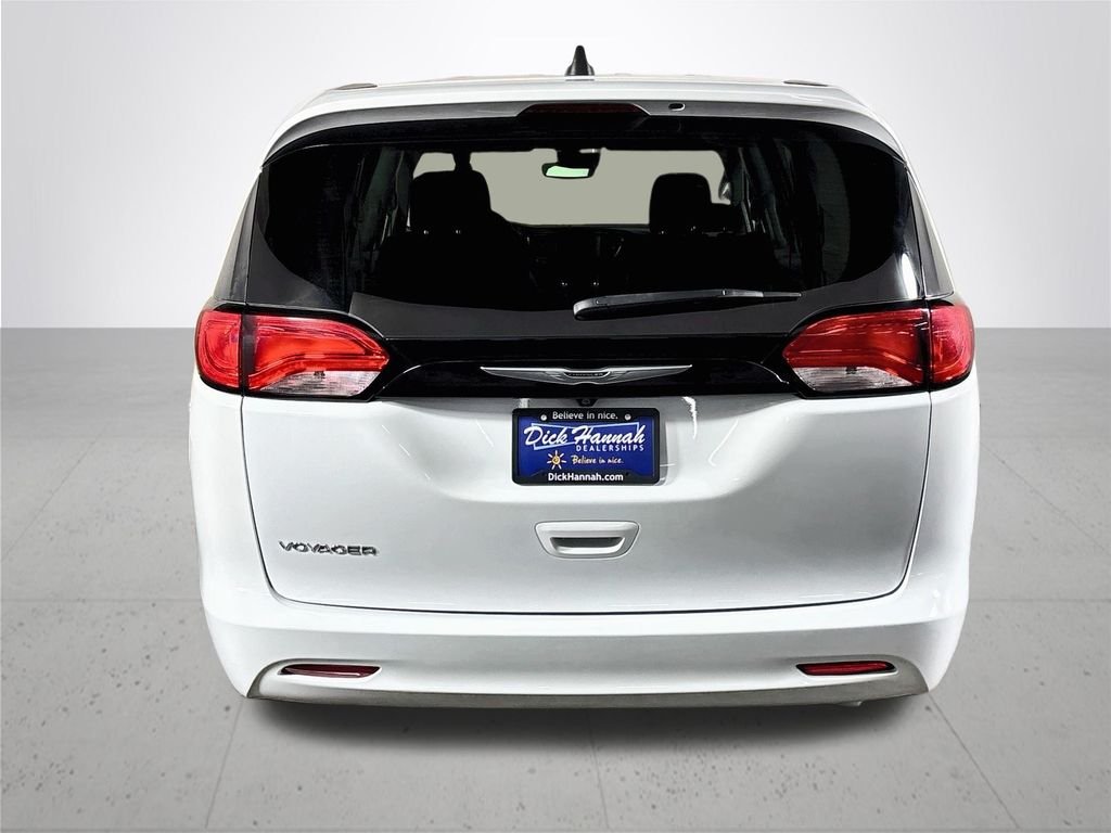 Used 2023 White Chrysler LX image 7