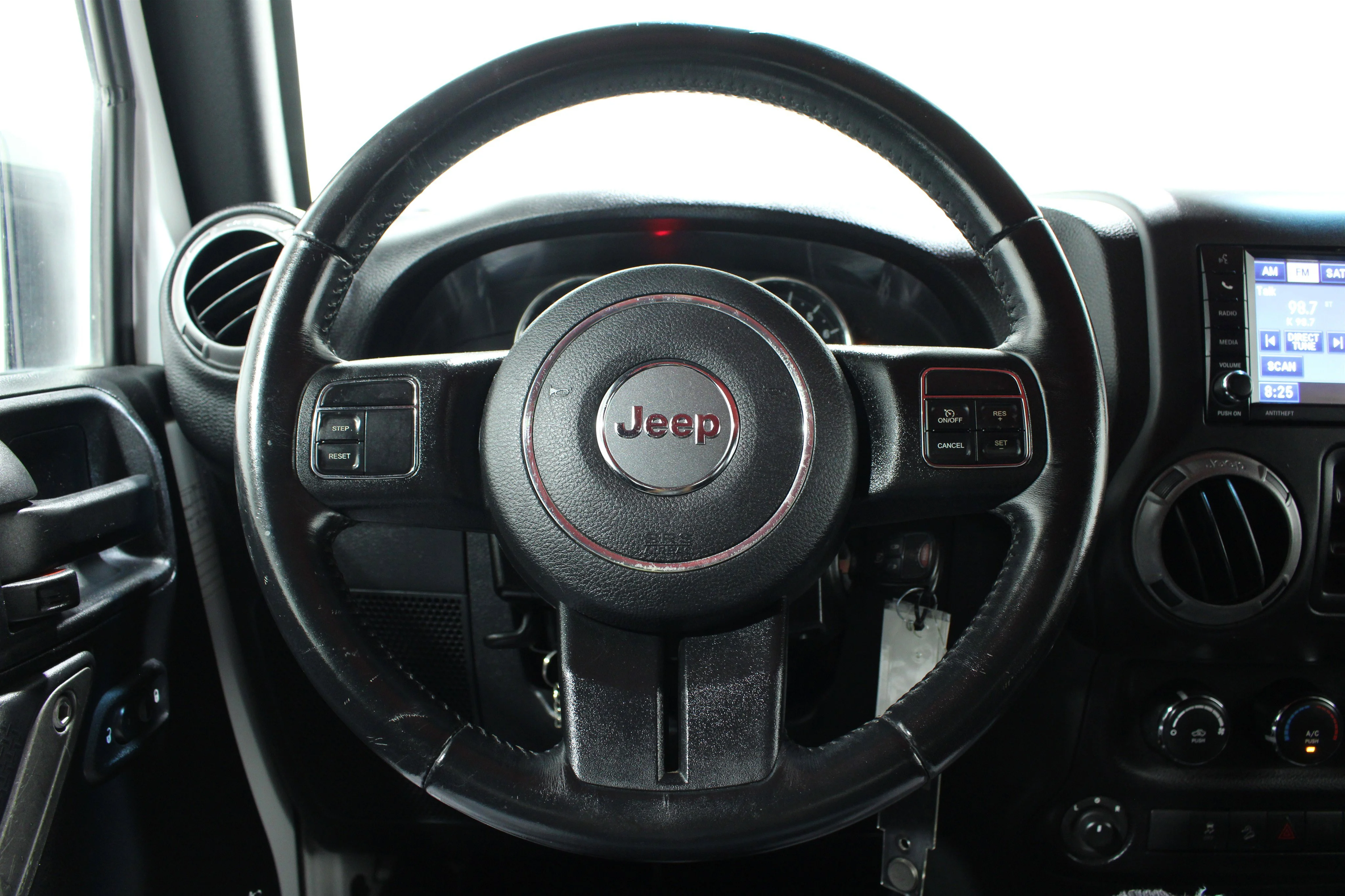 Used 2016 Bright White Clearcoat Jeep Sport image 9