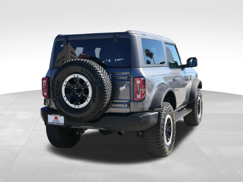 Used 2022 Gray Metallic Ford Outer Banks image 3