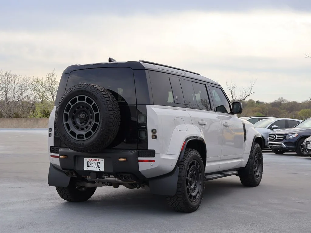 Used 2026 Borasco Gray Metallic Land Rover V8 OCTA image 5