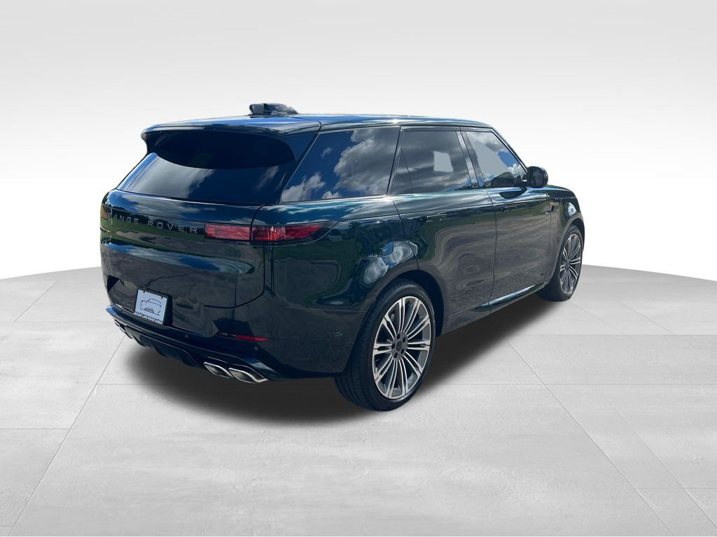 New 2026 British Racing Green Land Rover Dynamic SE image 5