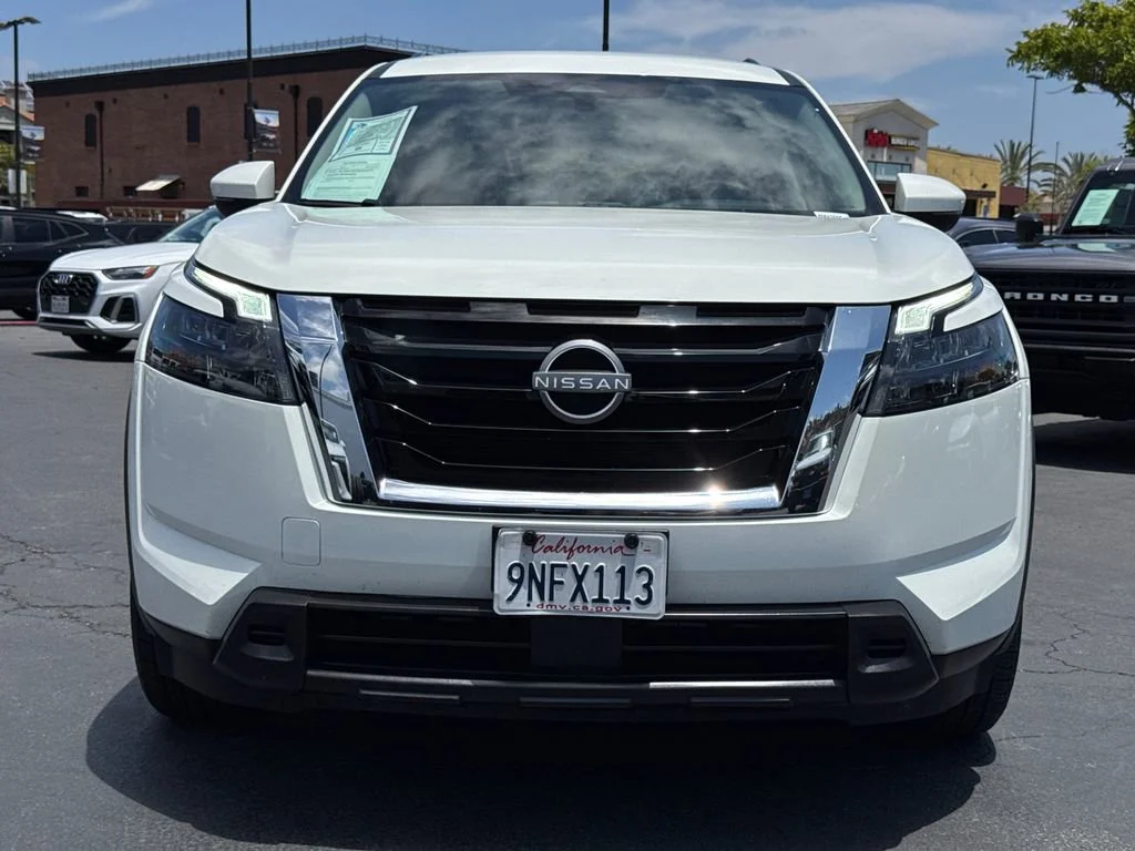 Used 2024 White Nissan SV image 5