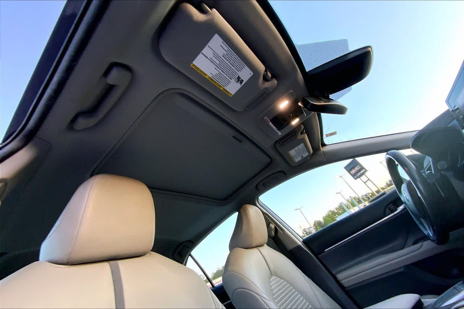 Used 2022 BLUE Toyota SE image 13