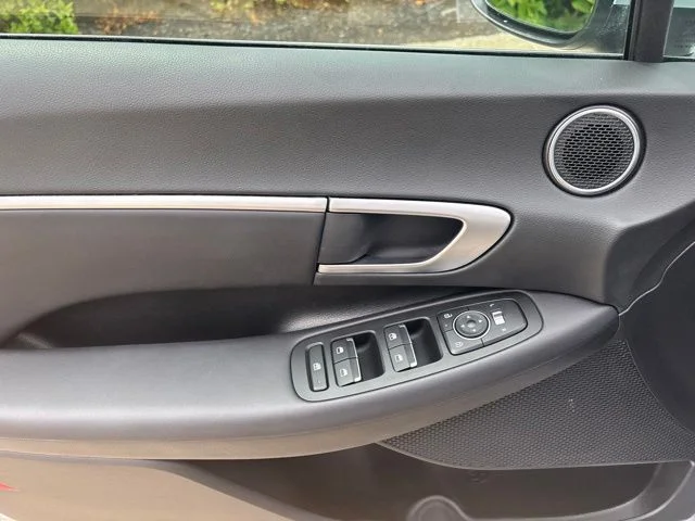 Used 2026 Silver Hyundai Blue image 14