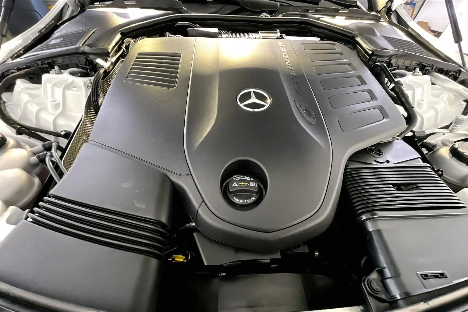New 2026 MANUFAKTUR Moonlight White Metallic Mercedes-Benz CLE 450 image 14