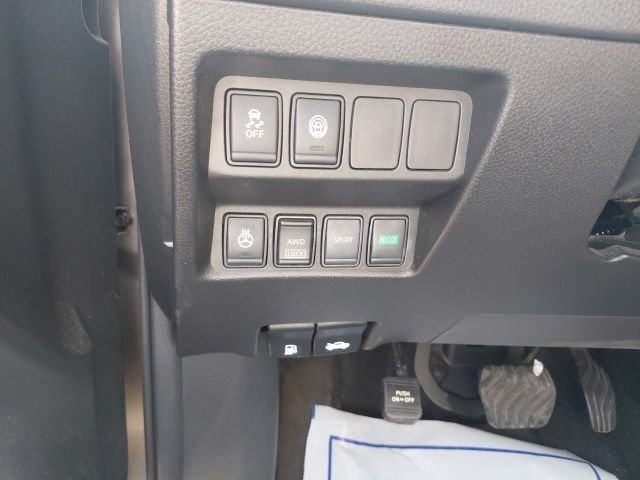 Used 2021 Gun Metallic Nissan SV image 14