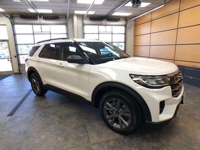 New 2026 Star White Metallic Tri-Coat Ford Active image 1