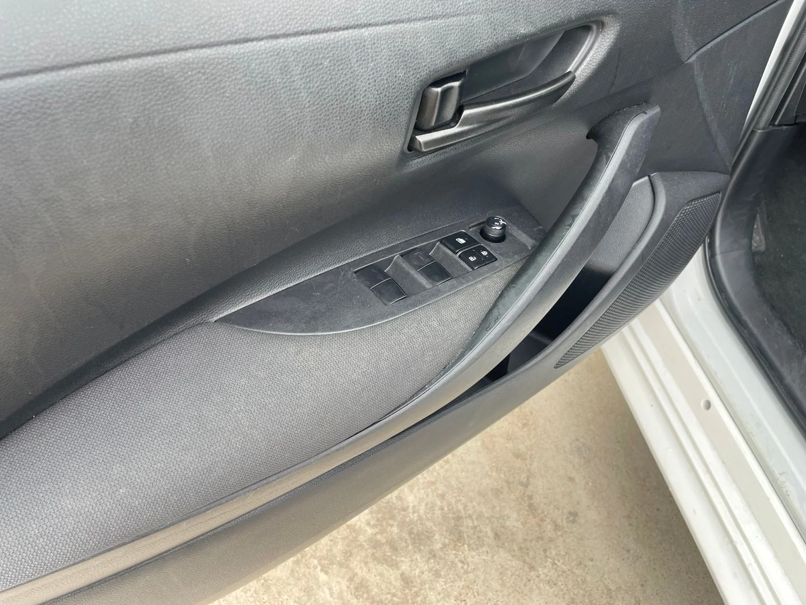 Used 2024 White Toyota LE image 19