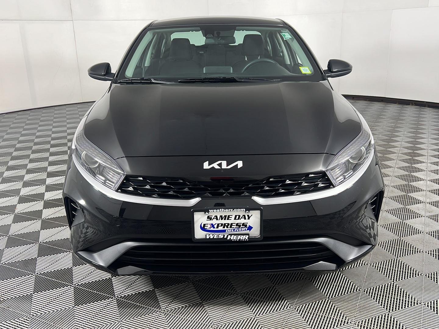 Used 2023 Aurora Black Pearl Kia LXS image 43