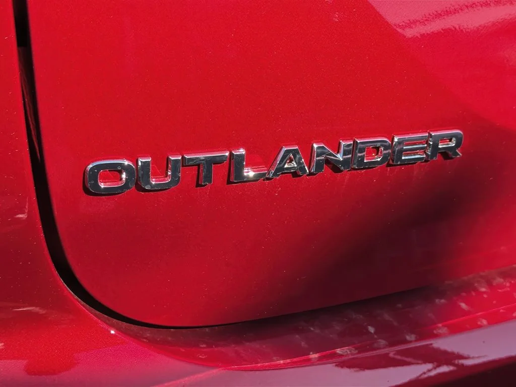 2025 Mitsubishi Outlander Plug-in Hybrid SEL - Photo 25