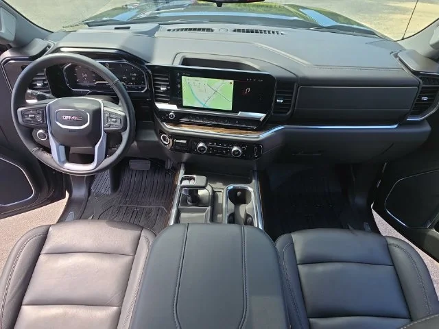 Used 2025 Silver GMC Elevation image 10
