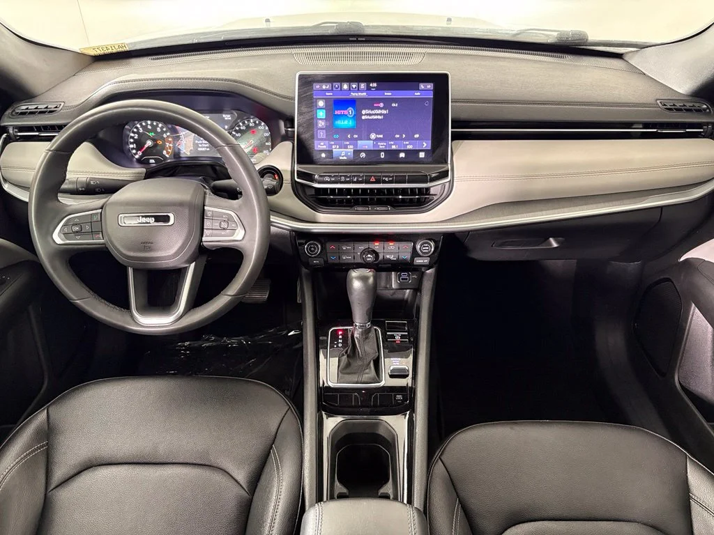 Used 2025 White Jeep Limited image 31