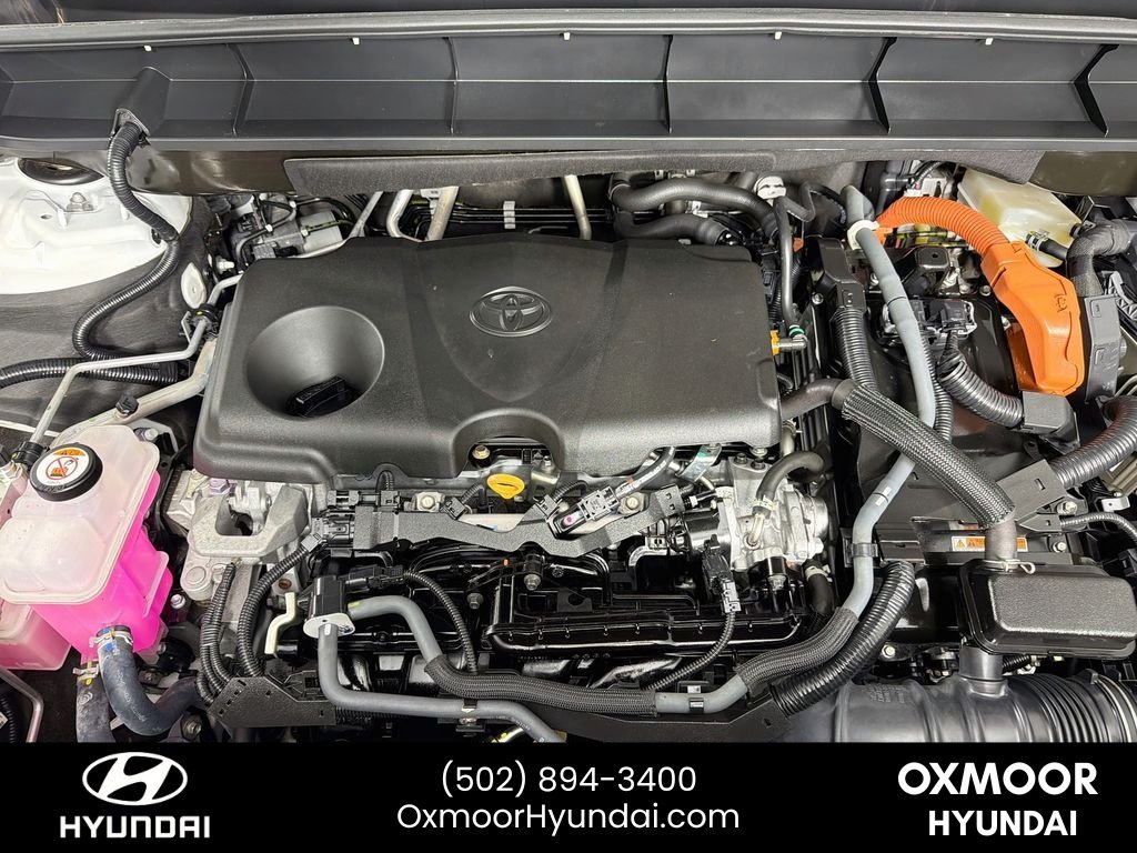 Used 2022 Wind Chill Pearl Toyota Hybrid XLE image 32