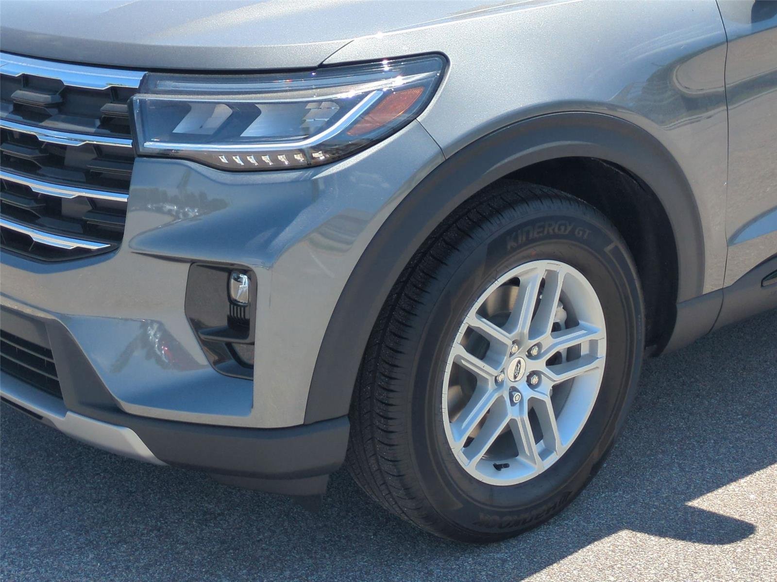 New 2026 Carbonized Gray Metallic Ford Active image 9
