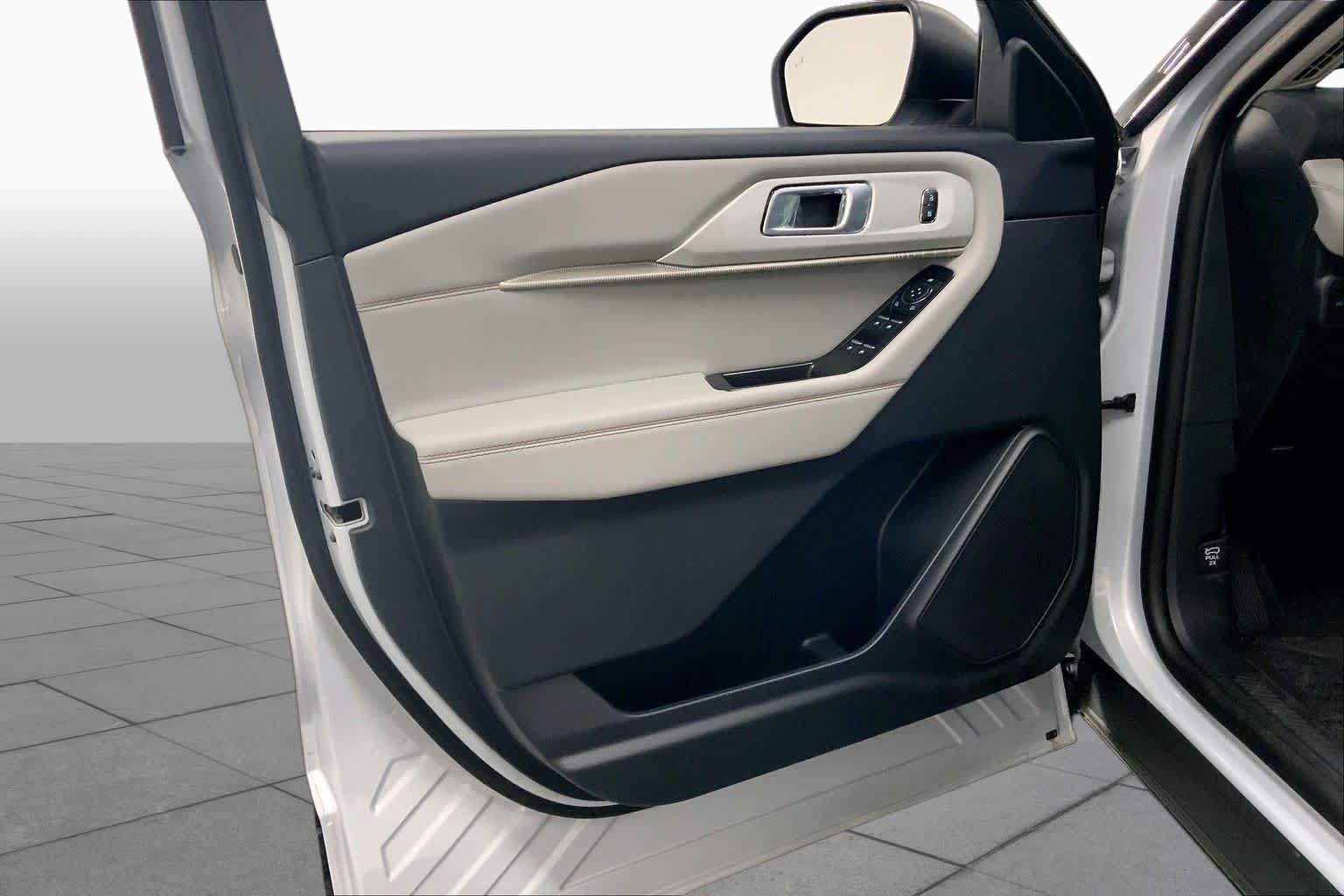 New 2026 Space White Metallic Ford Active image 10
