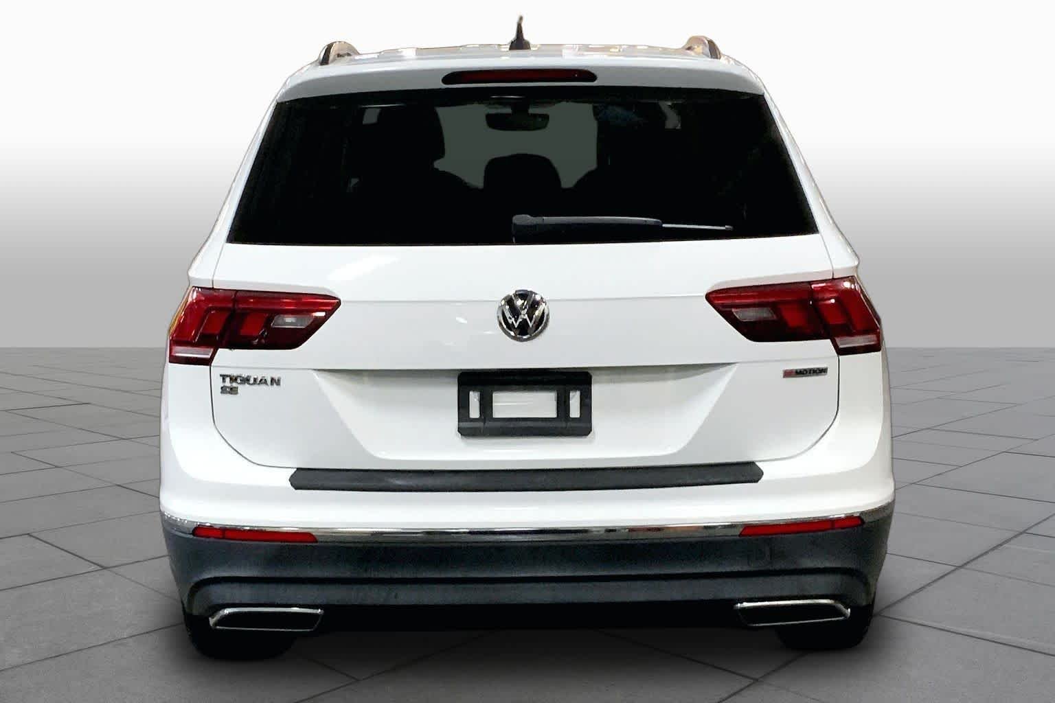 Used 2021  Volkswagen SE image 5
