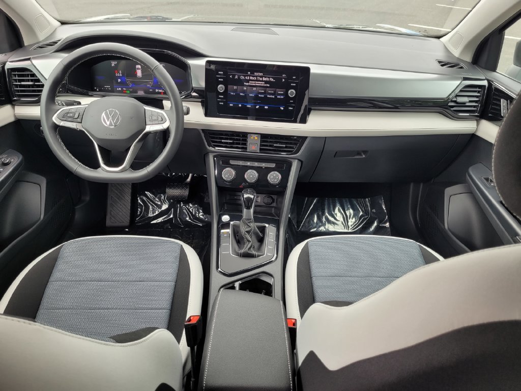 New 2027 Gray Volkswagen 1.5T S image 15