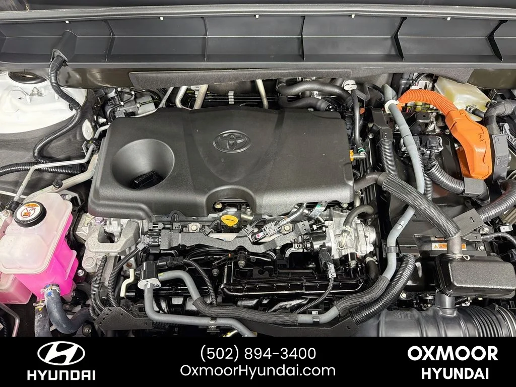 Used 2022 Wind Chill Pearl Toyota Hybrid XLE image 32