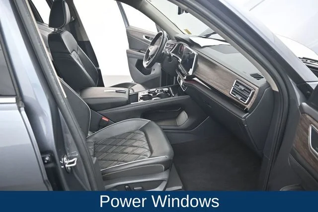 Used 2024  Volkswagen 2.0T SEL Premium R-Line image 19