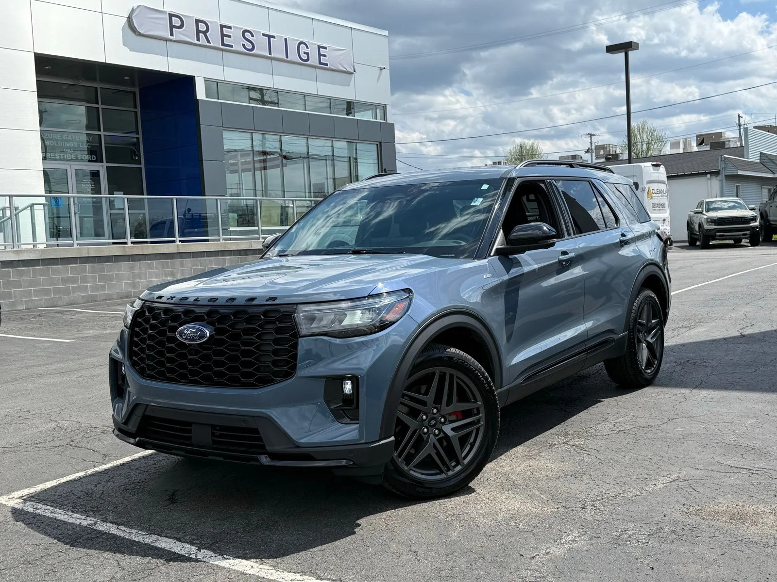 2025 Ford Explorer ST-LINE 4WD (PL535)'s photo