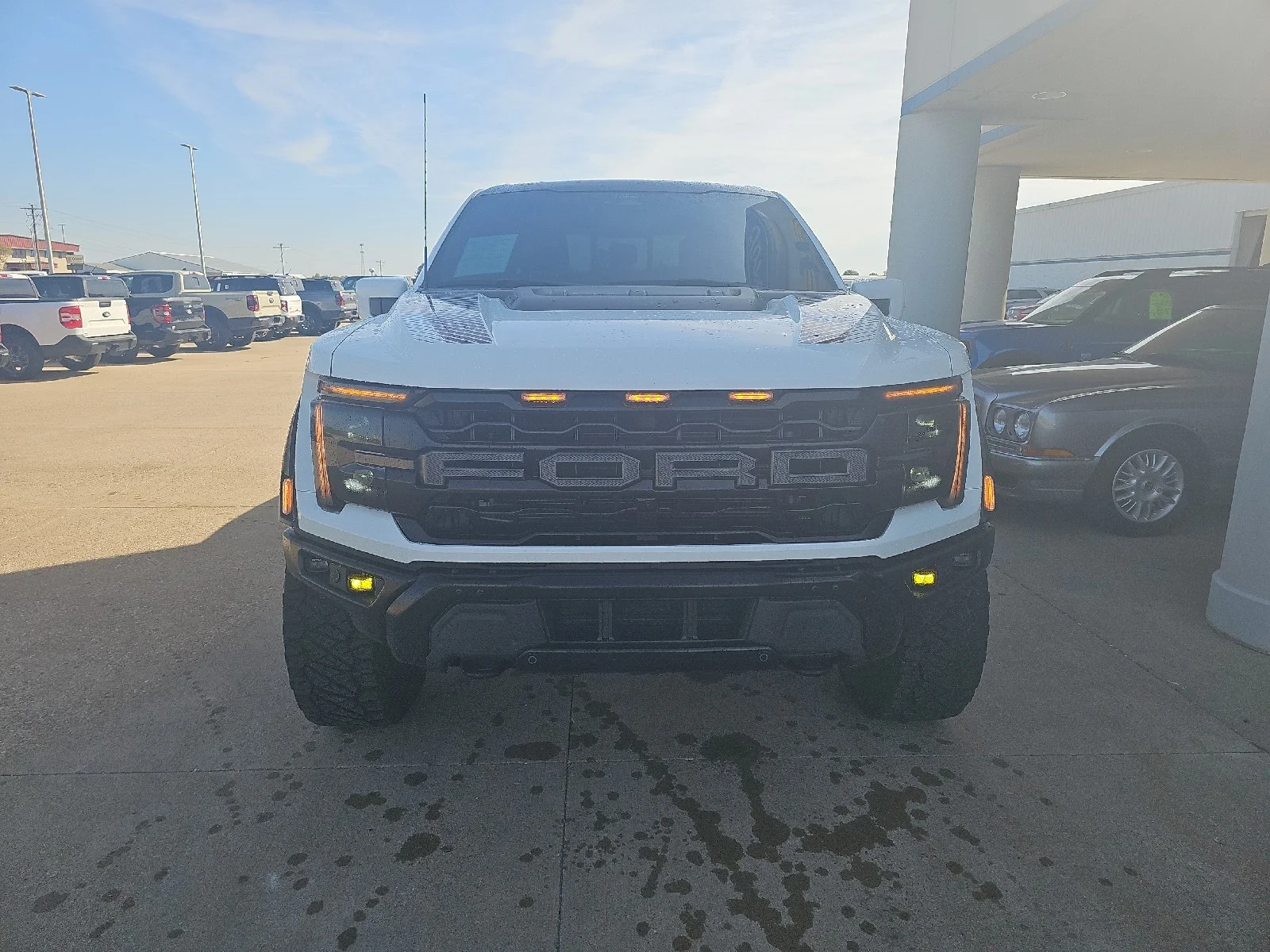 Used 2024  Ford Raptor image 2