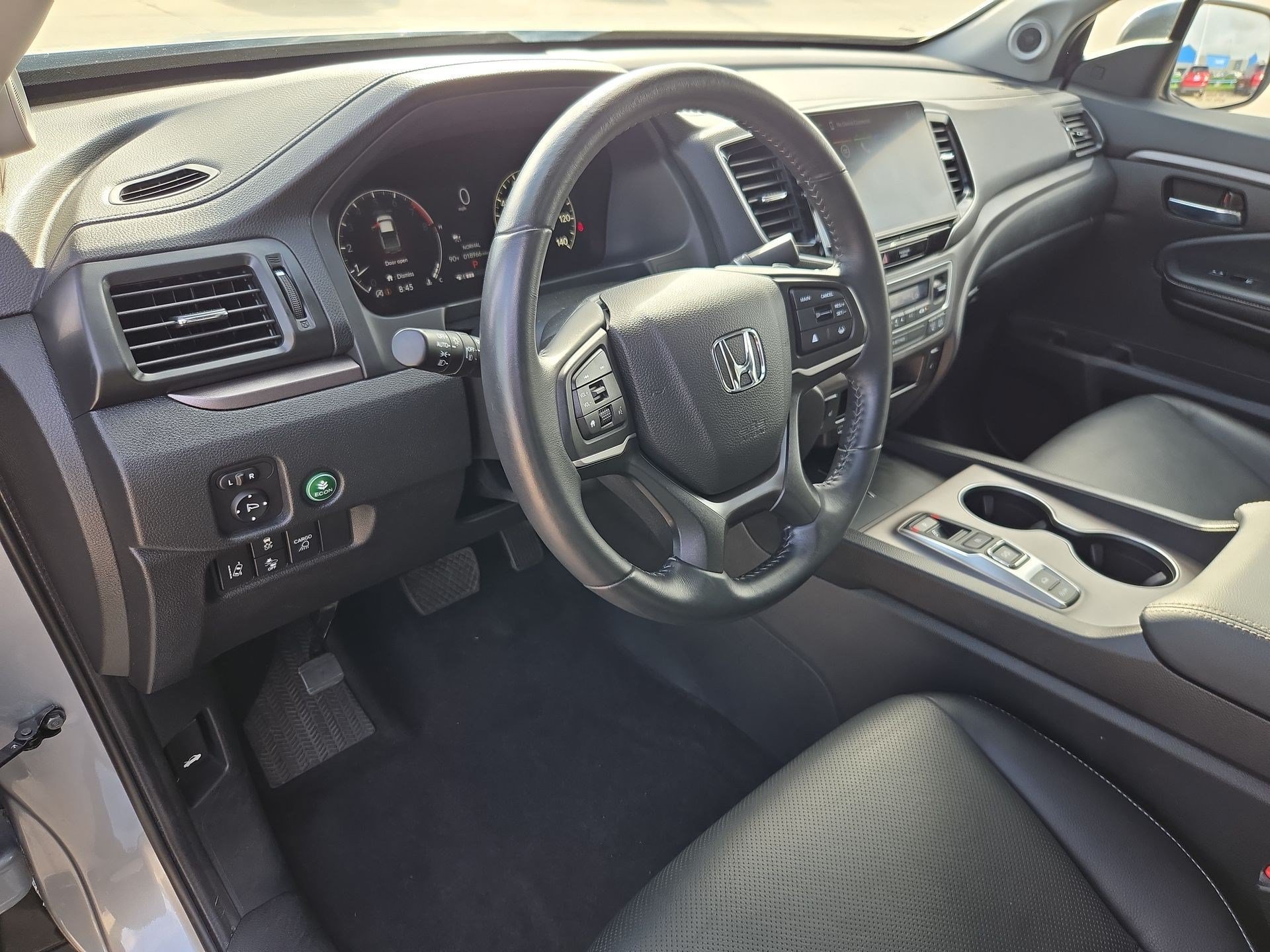 Certified Used 2025 Solar Silver Metallic Honda AWD RTL image 46