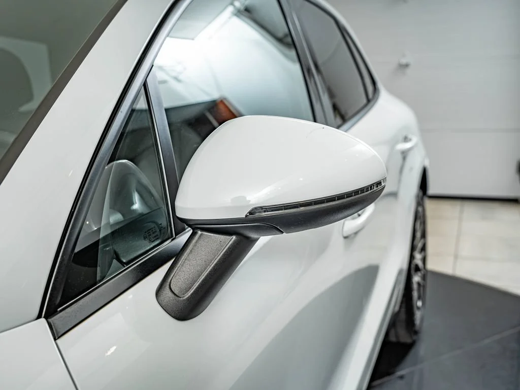 Used 2018 White Porsche  image 12