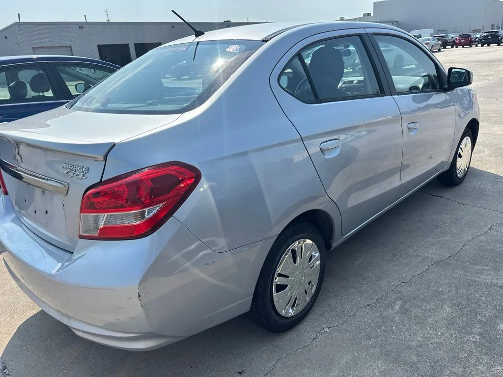 Used 2017  Mitsubishi ES image 3