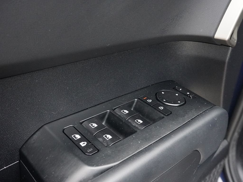Used 2027 Black Kia S image 46