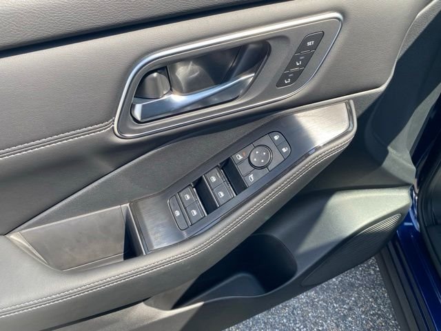 New 2026 Gun Metallic Nissan Platinum image 29