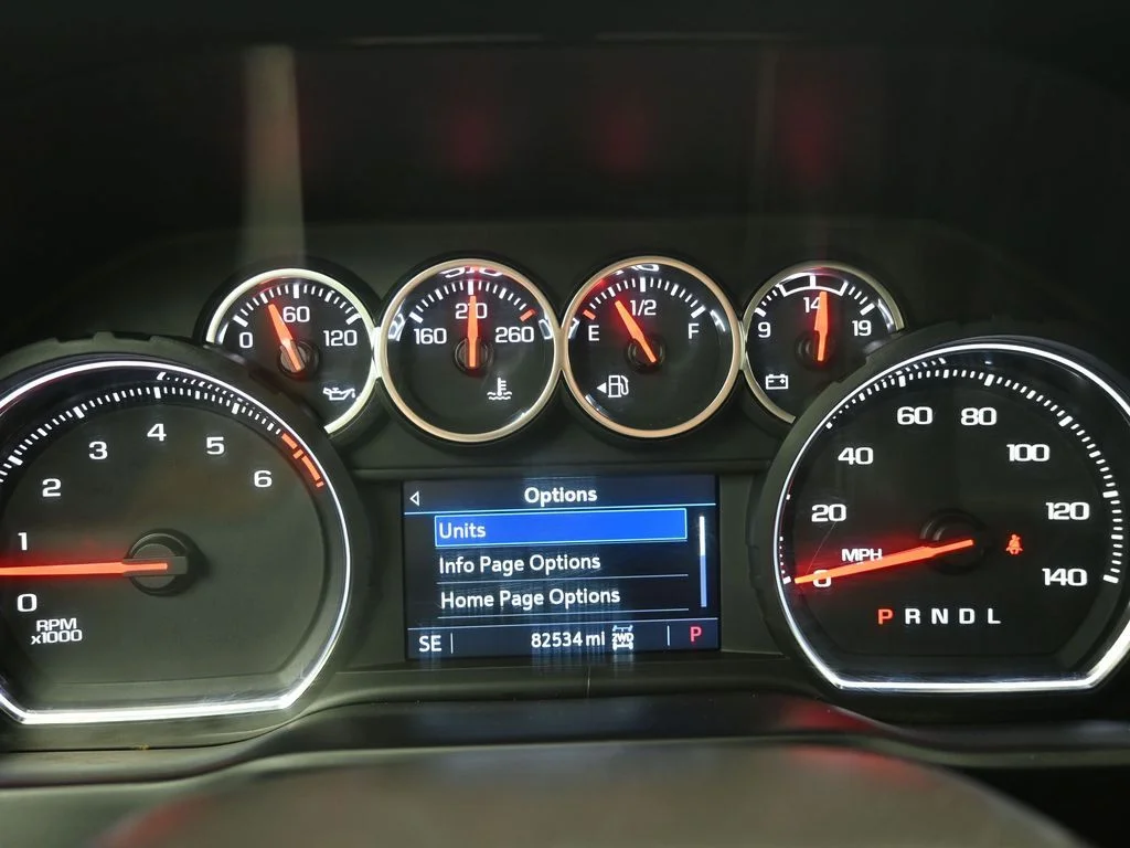 Used 2022 White Chevrolet Custom image 21