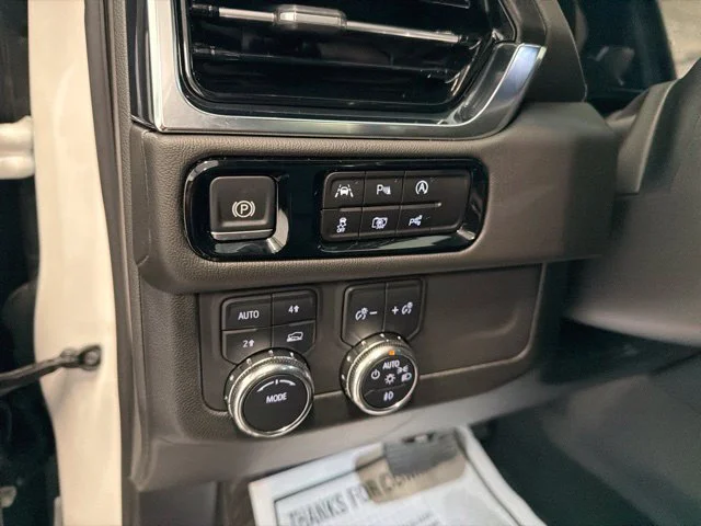Used 2025 White GMC Denali image 27