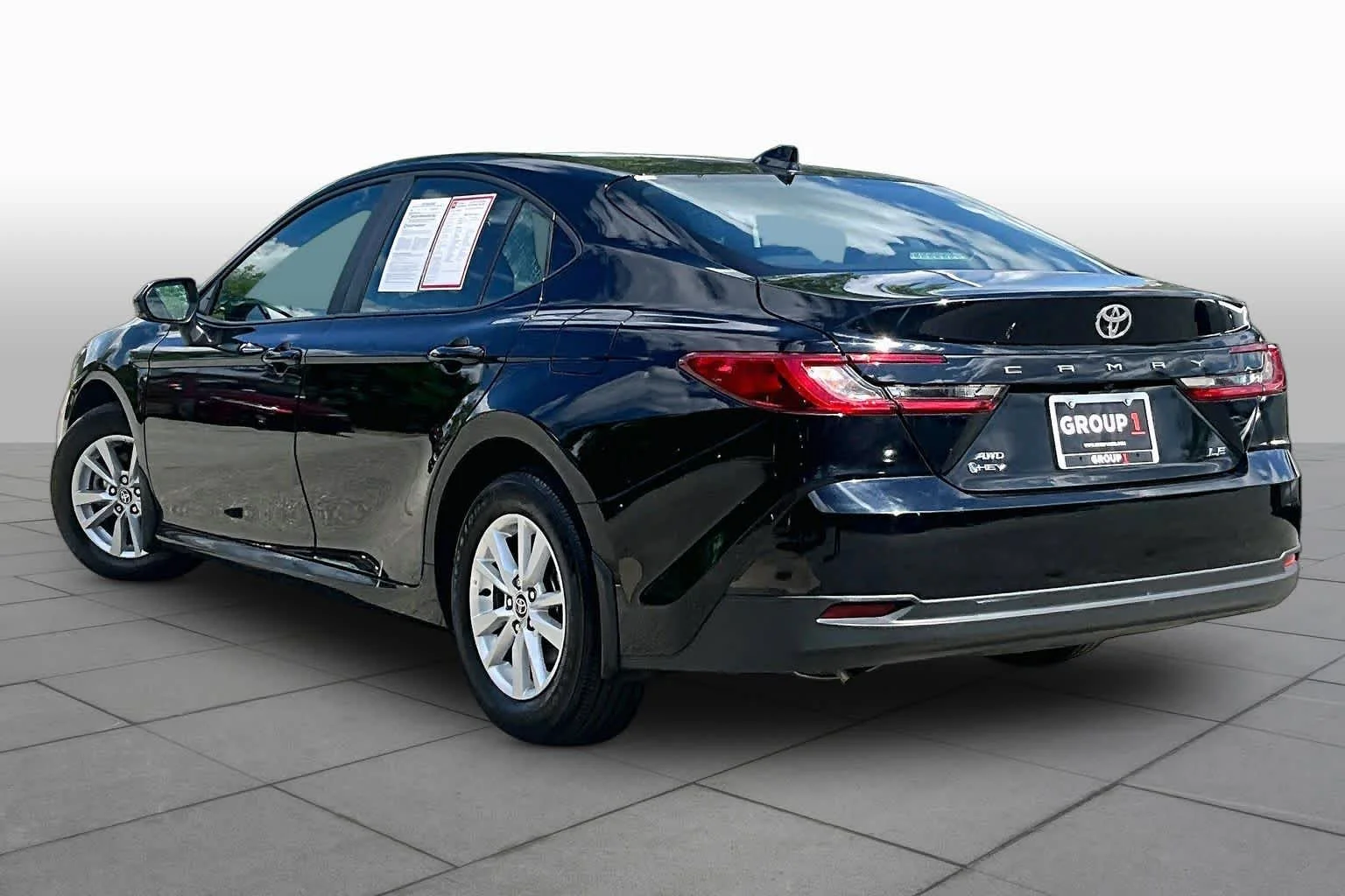 2025 Toyota Camry LE - Photo 12
