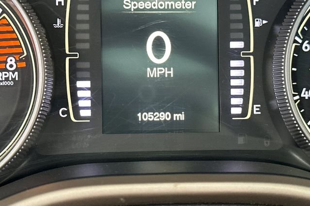 Used 2016 Silver Jeep Latitude image 28