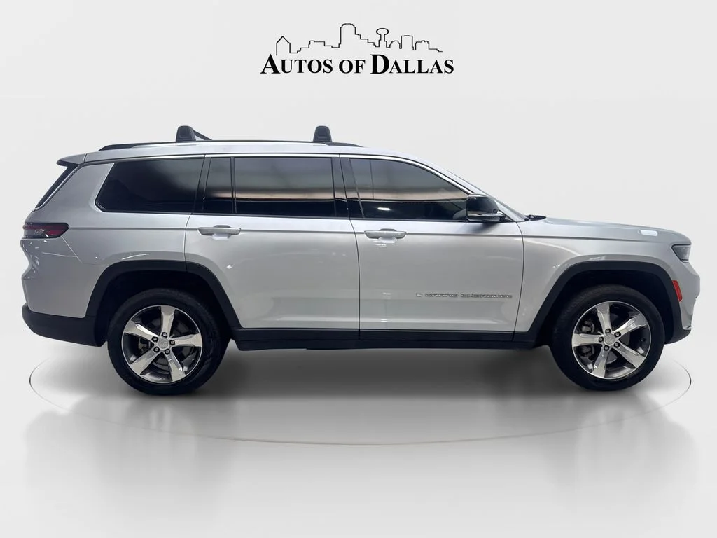 Used 2022 Silver Jeep Limited image 10