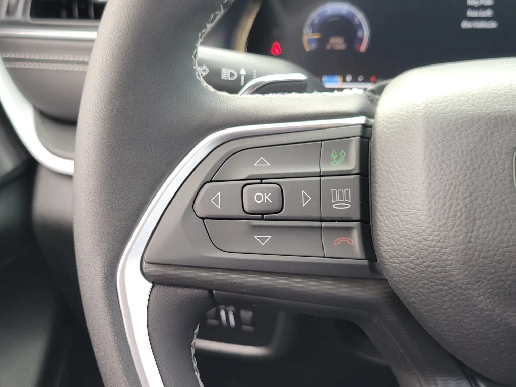 2027 Jeep Grand Cherokee photo 5