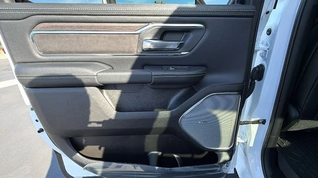 2026 RAM 1500 Laramie - Photo 15