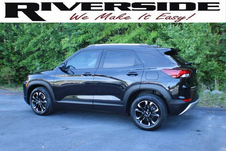 Used 2023 Mosaic Black Metallic Chevrolet LT image 3