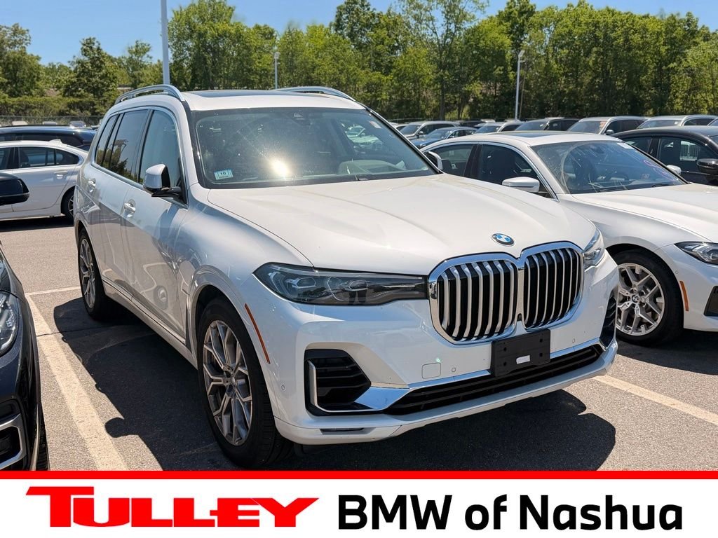 Used 2021 White BMW xDrive40i image 1