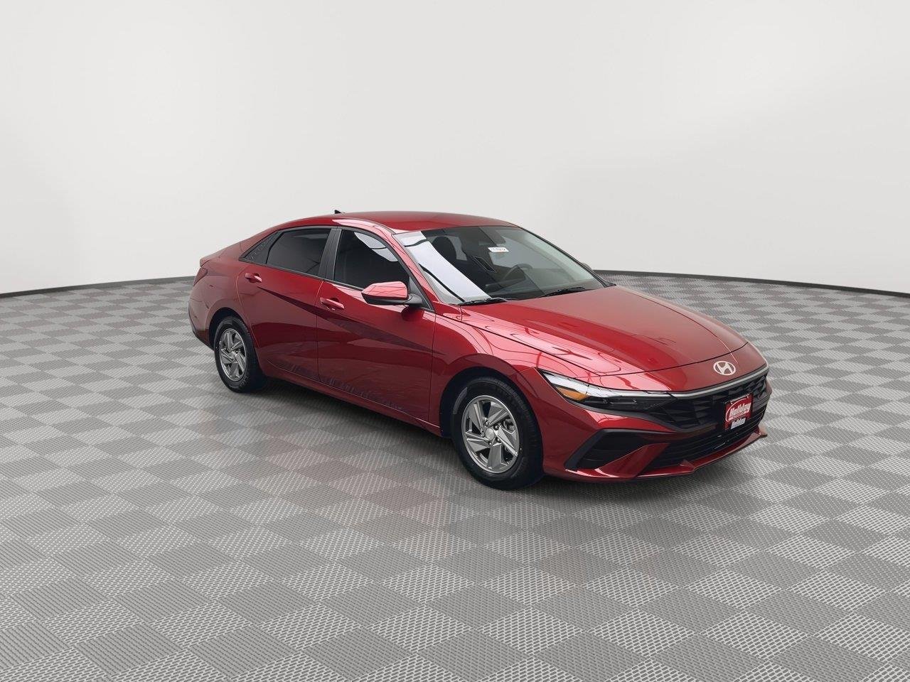 Used 2025 Ultimate Red Hyundai SE image 24