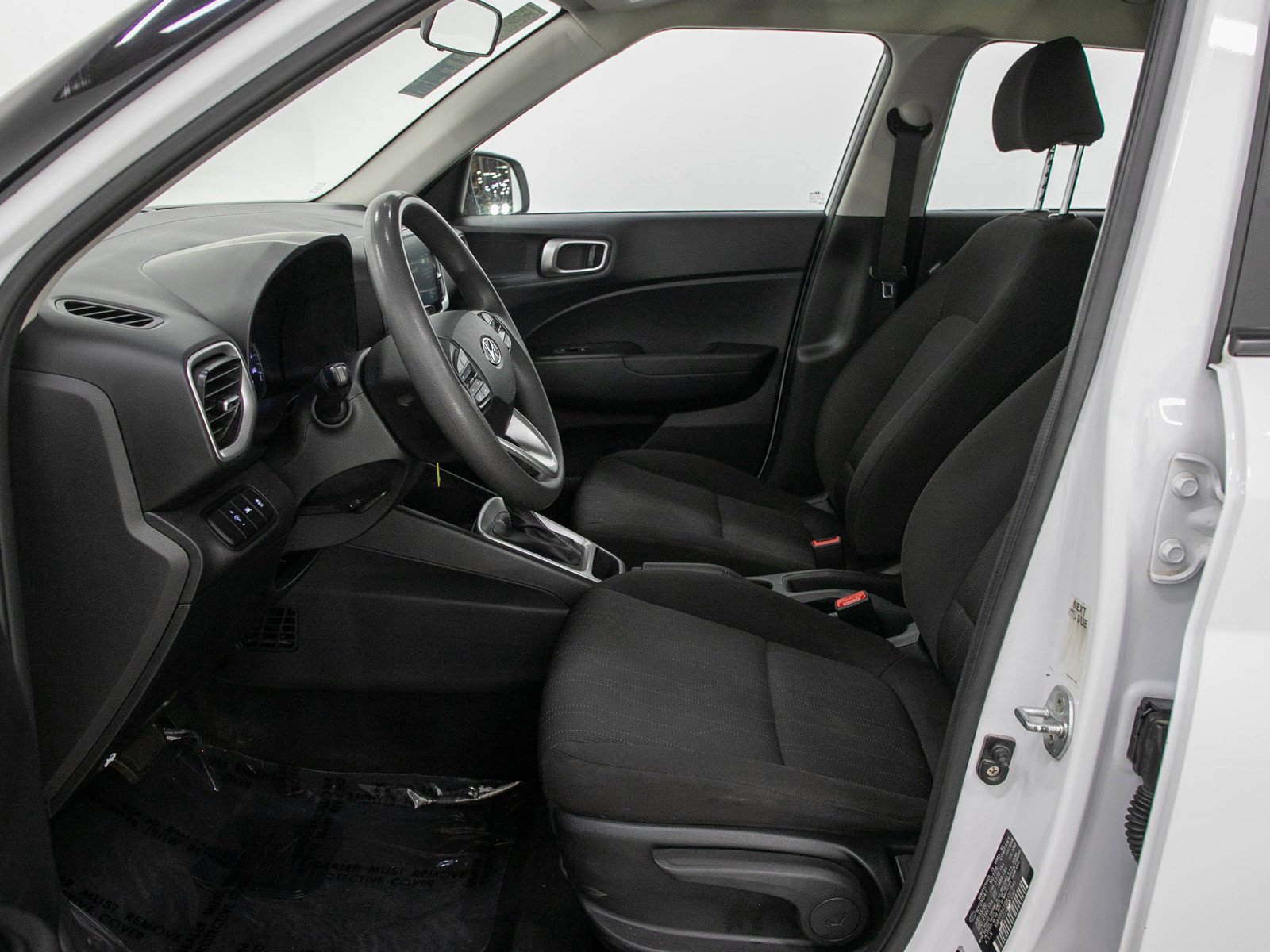 Used 2021 White Hyundai SE IVT image 23