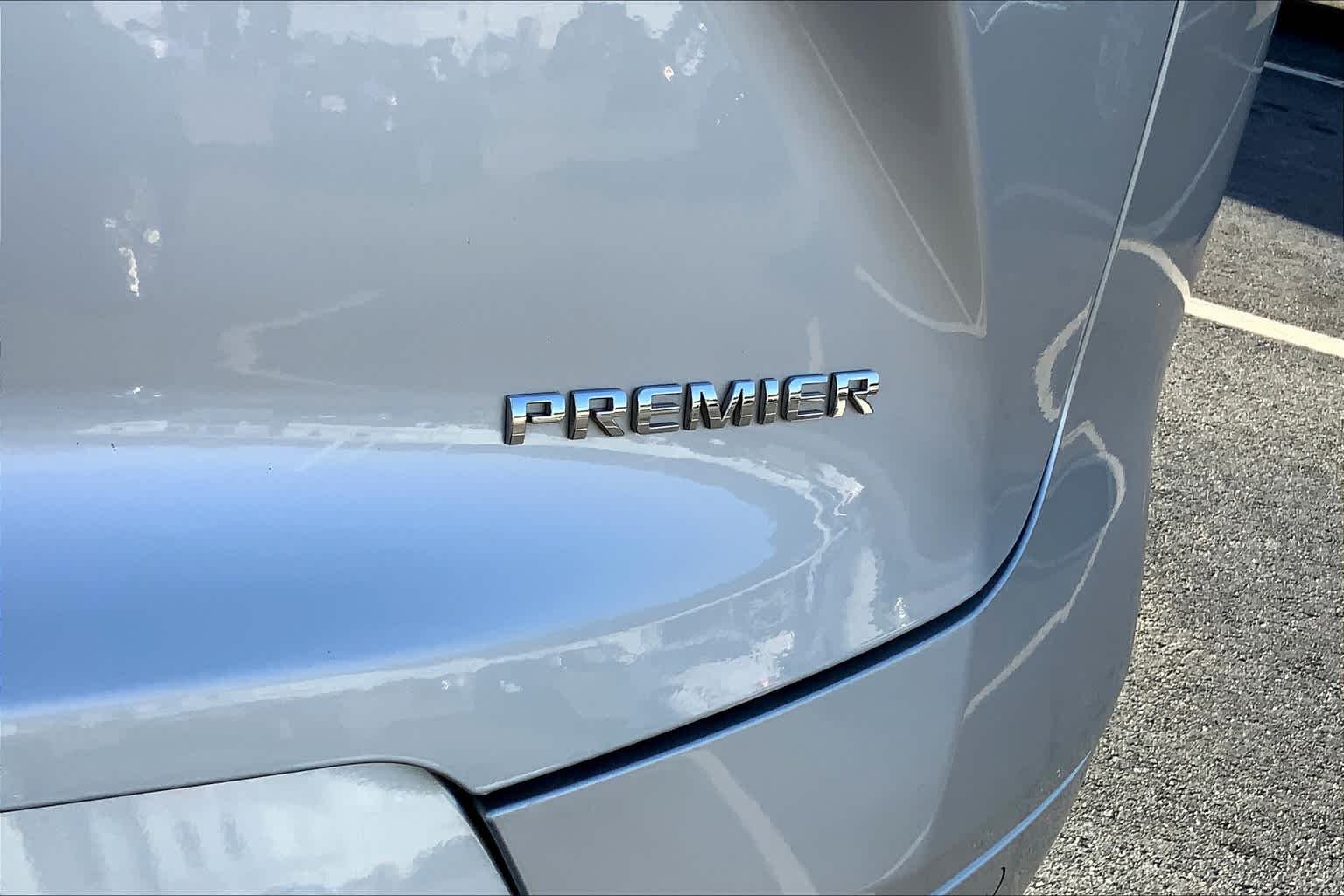 Used 2019 Silver Ice Metallic Chevrolet Premier image 10