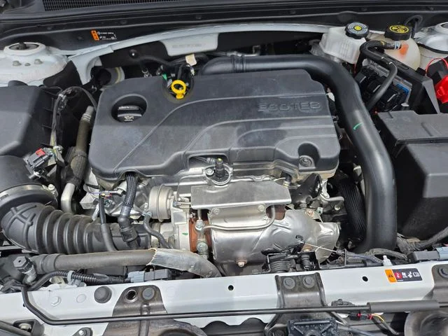 Used 2023 White Chevrolet LT image 22
