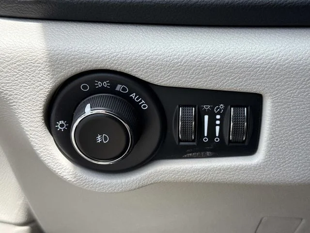 Used 2023 White Chrysler Touring L image 42