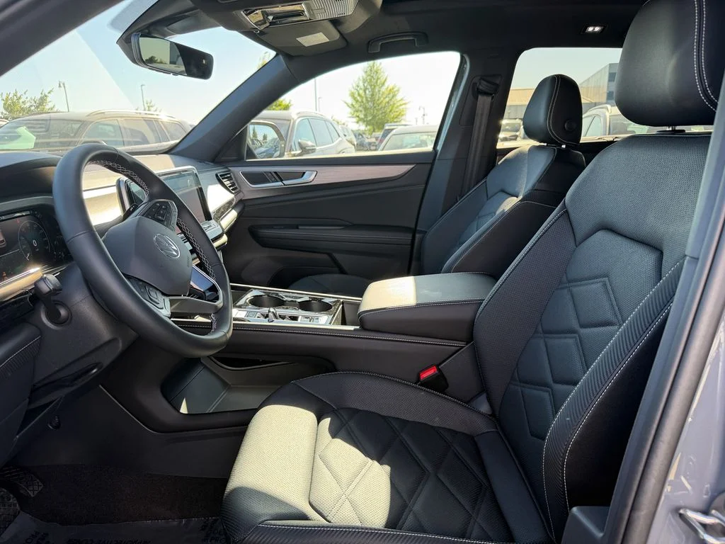 New 2026 Pure Gray Volkswagen 2.0T SE w/Technology image 14
