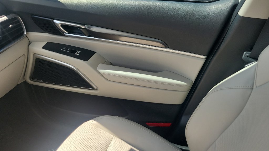 2023 Kia Telluride S - Photo 13