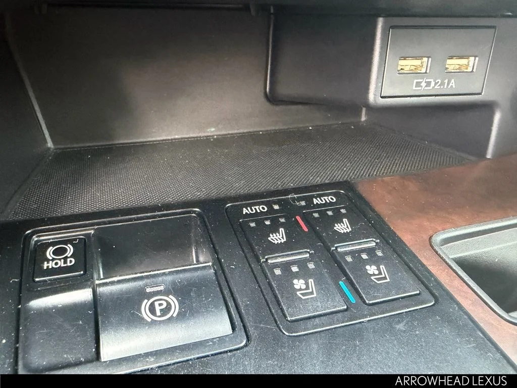 Used 2020 White Lexus 350 image 28